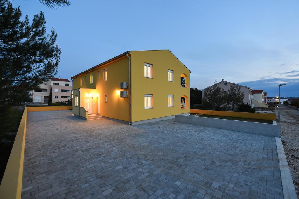 Apartments Ana Vrsi Exterior photo