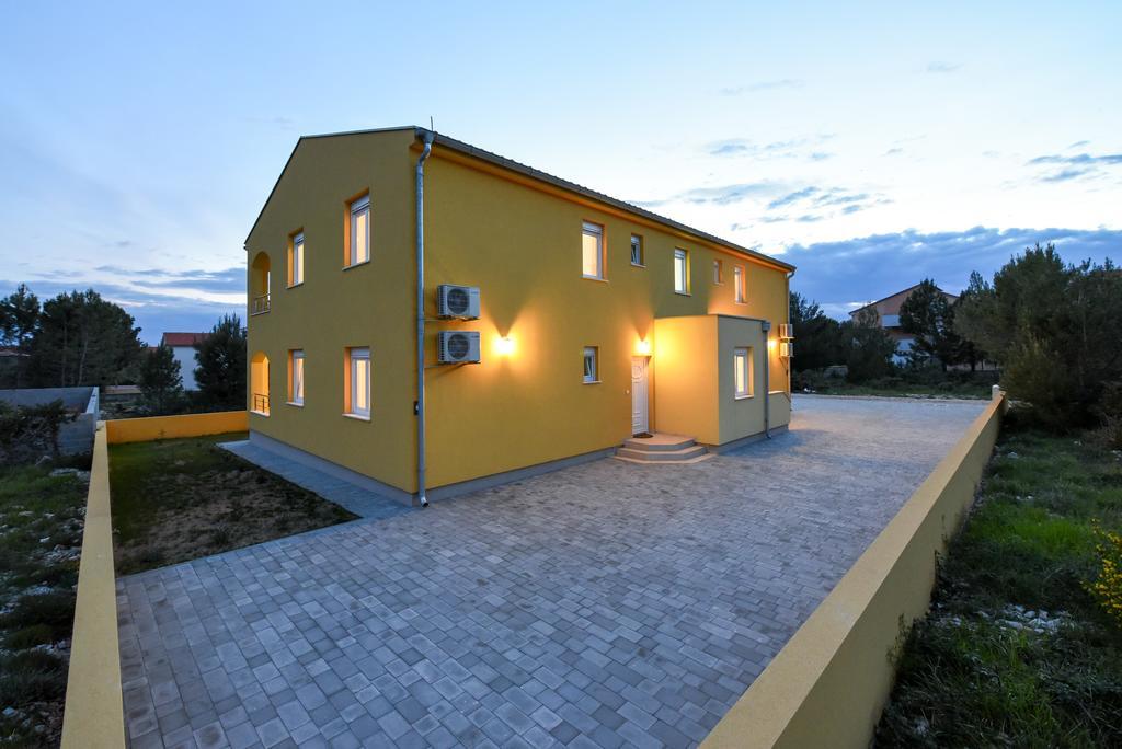 Apartments Ana Vrsi Exterior photo