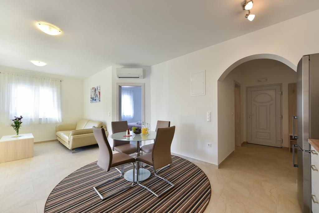 Apartments Ana Vrsi Exterior photo