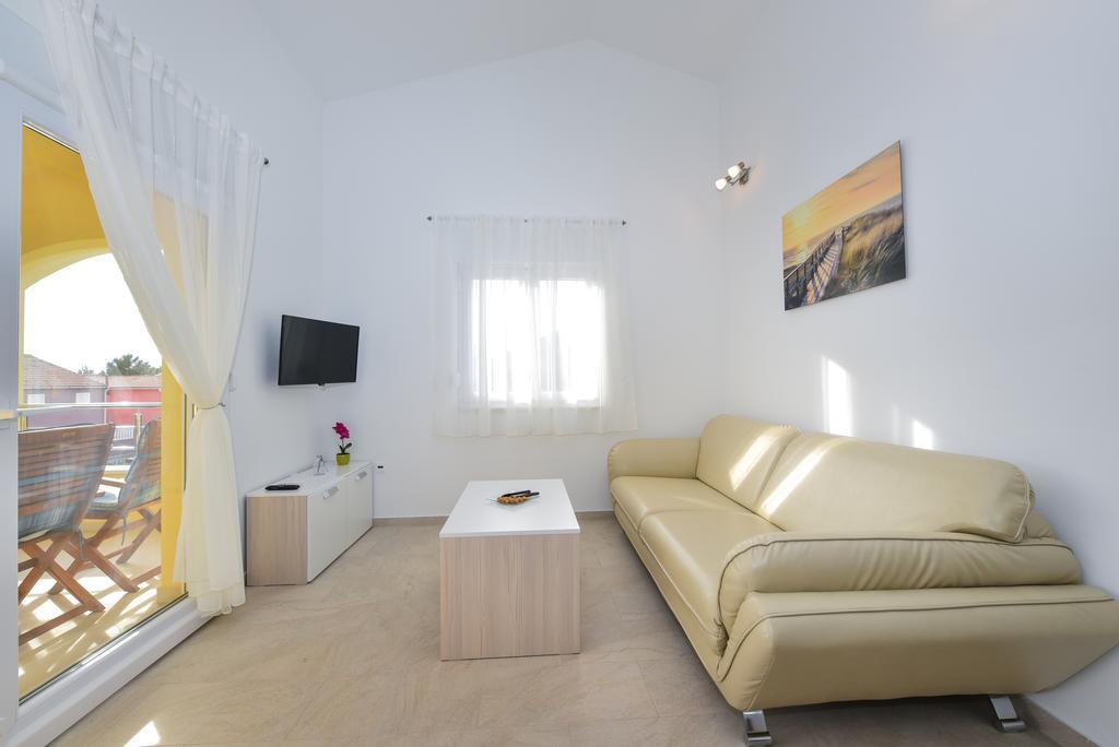 Apartments Ana Vrsi Exterior photo