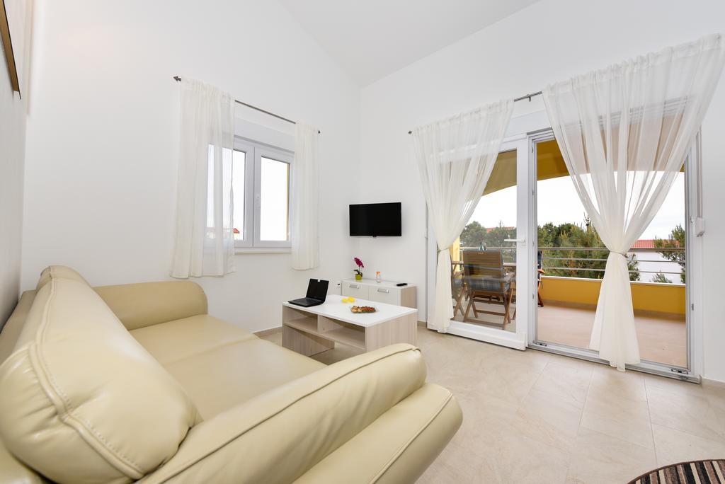 Apartments Ana Vrsi Exterior photo