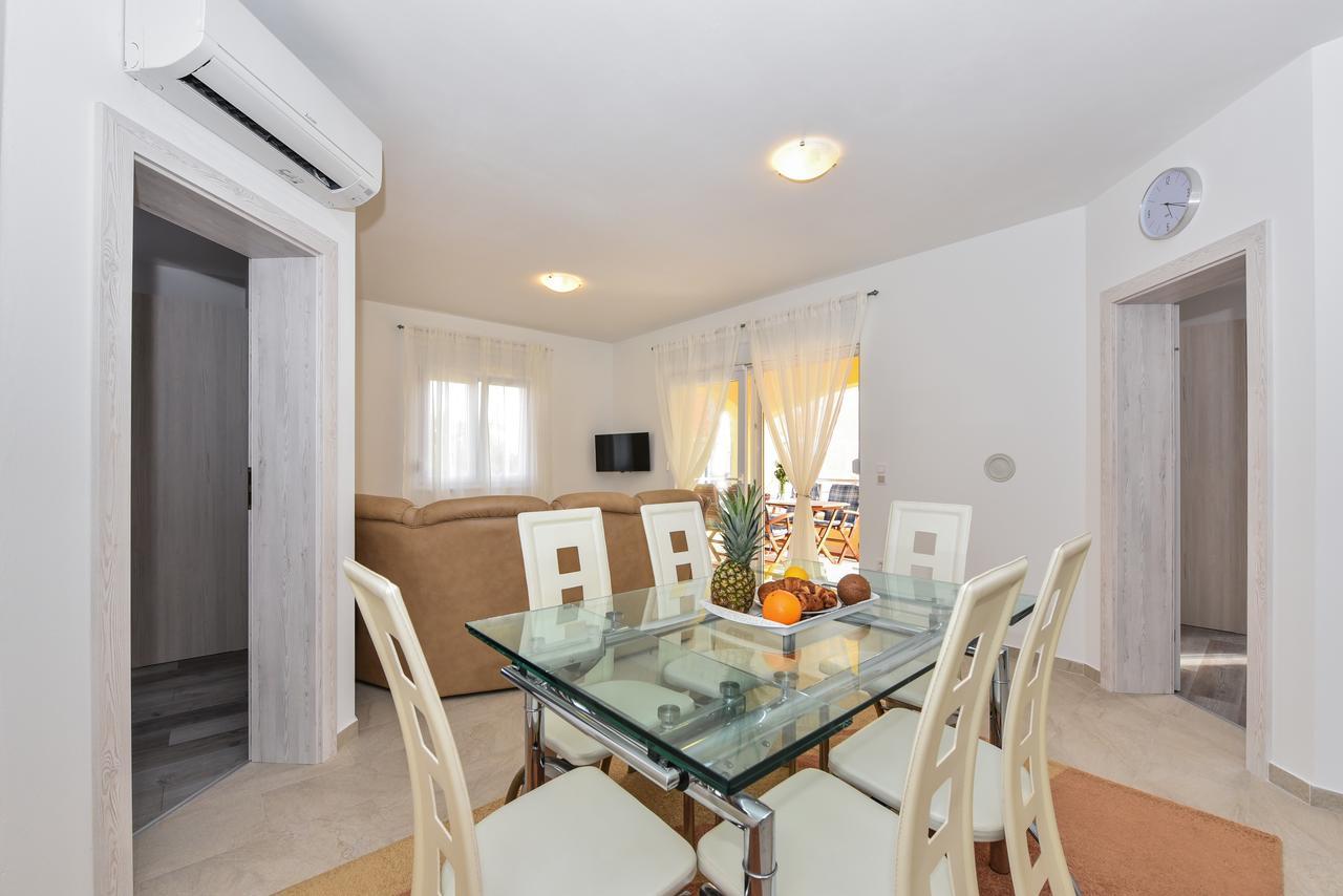 Apartments Ana Vrsi Exterior photo