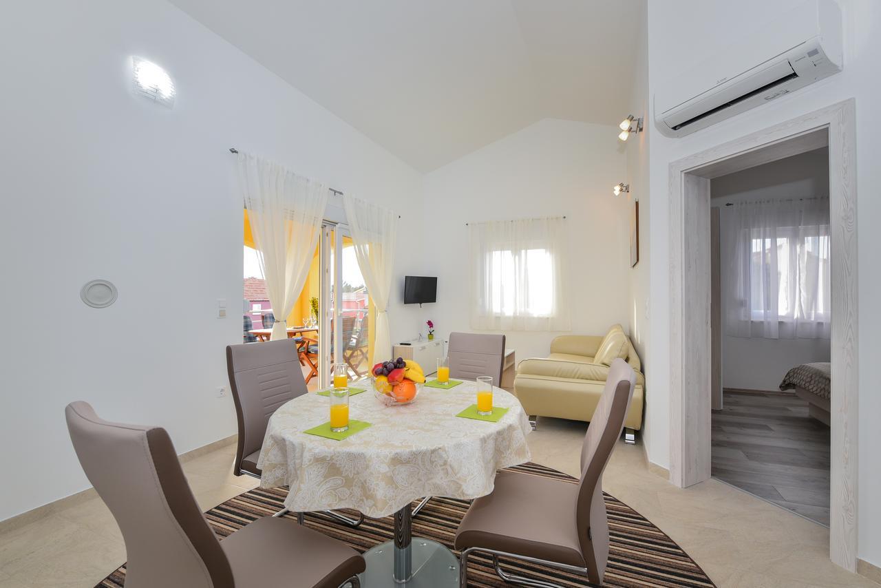 Apartments Ana Vrsi Exterior photo